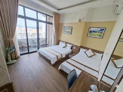 Familienzimmer mit Balkon — Gia Cat Long Hotel & Travel